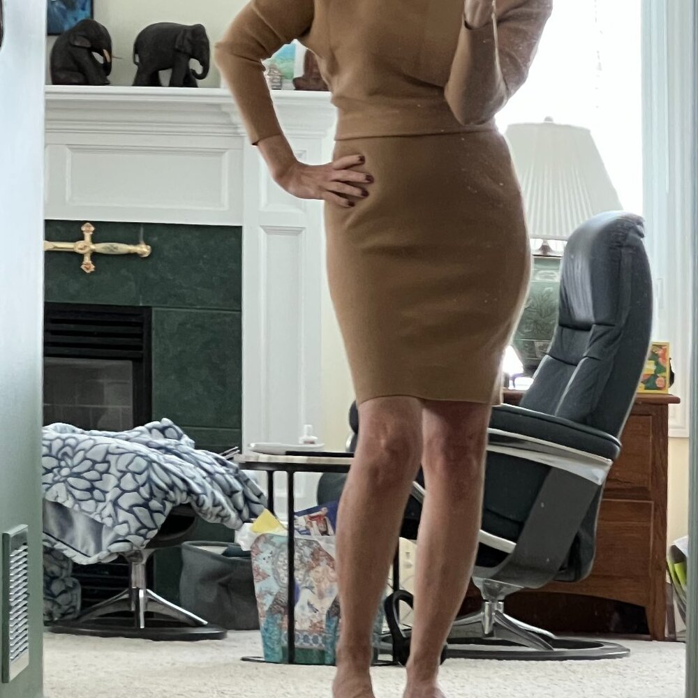 Banana Republic Knit Dress w/ dolman sleeve and fitted skirt . Never Worn.Size S